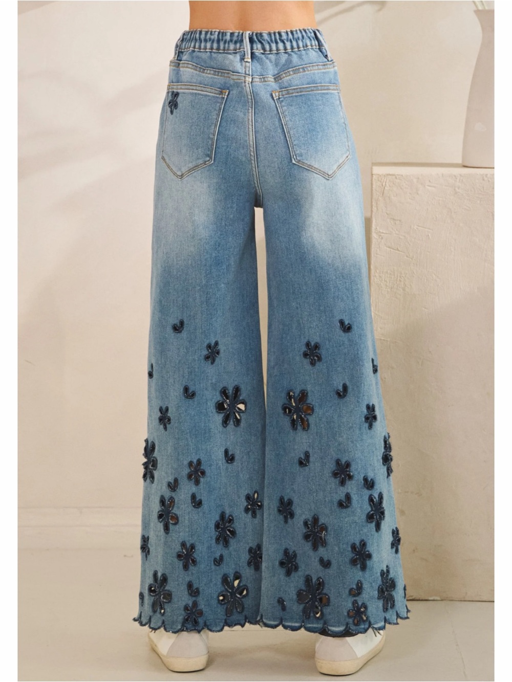 OLI & HALI MINERAL WASHED FLOWER
CUTOUTS SCALLOPED HEM DENIM PANTS - Picture 2 of 8